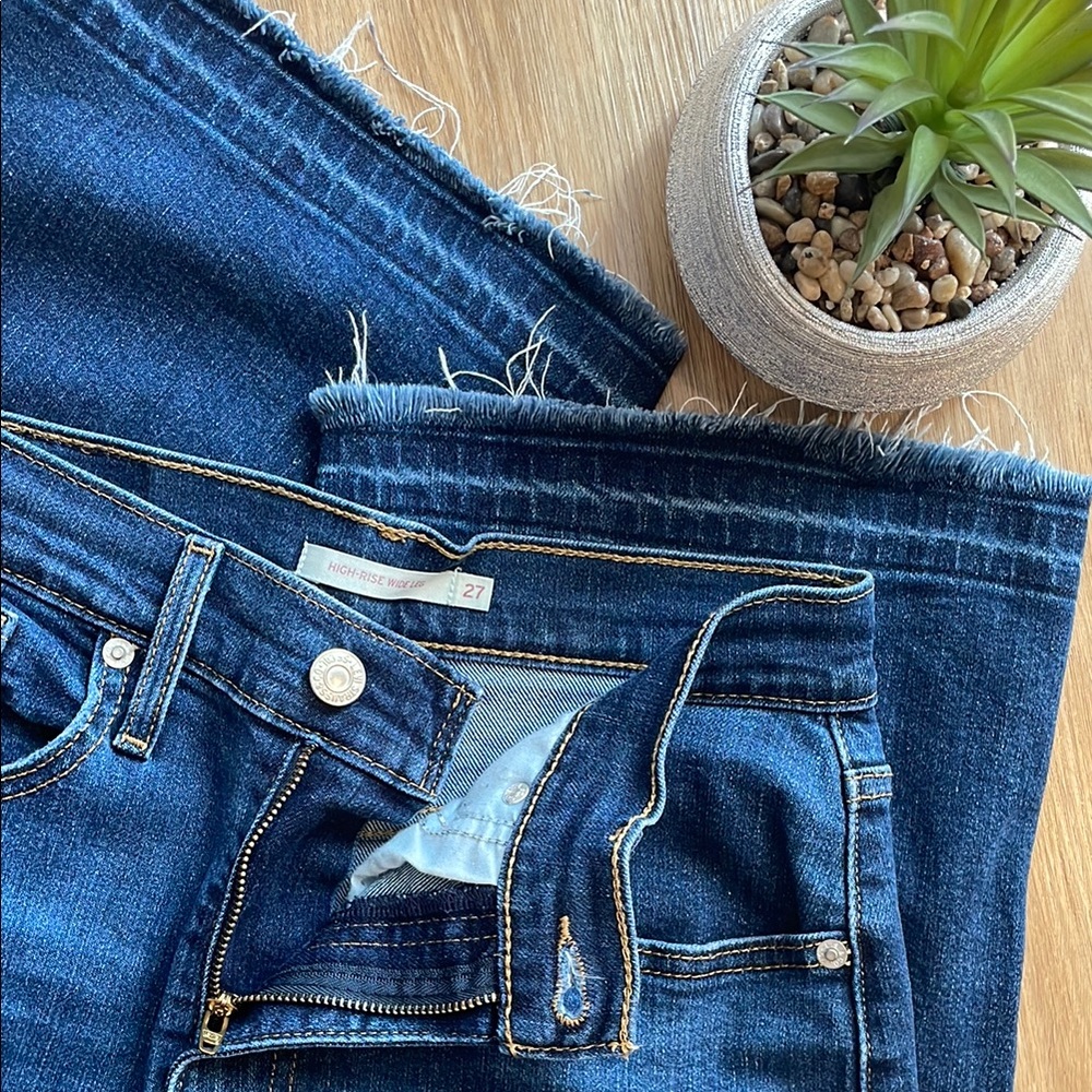 Levi's. High-Rise Wide Leg